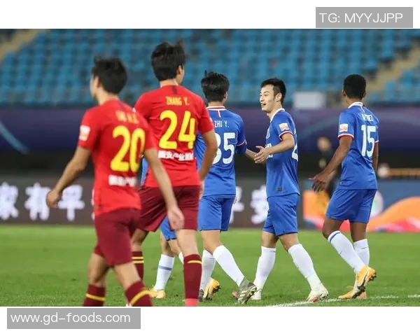 赛后分析:上海足球队与重庆足球队的耐力较量与战术博弈 赛后分析:上海足球队与重庆足球队的耐力较量与战术博弈