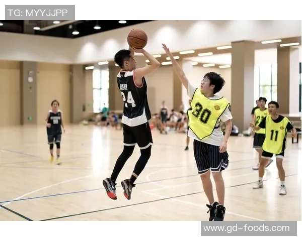 重庆篮球队与杭州篮球队赛后分析个人能力的深度对比与启示 重庆篮球队与杭州篮球队赛后分析个人能力的深度对比与启示