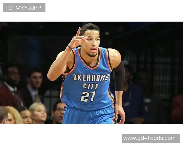 重庆篮球队创下耐力新纪录引发关注实力提升成焦点 重庆篮球队创下耐力新纪录引发关注实力提升成焦点