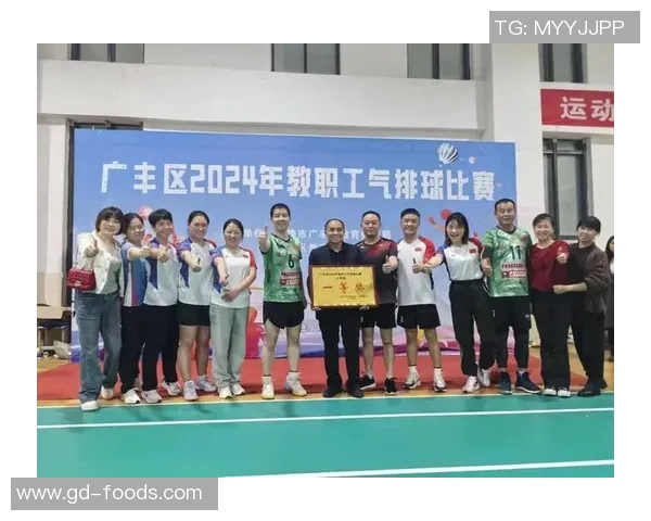 重庆排球队在洲际杯中的默契配合展现出团队精神与竞技水平的完美结合 重庆排球队在洲际杯中的默契配合展现出团队精神与竞技水平的完美结合