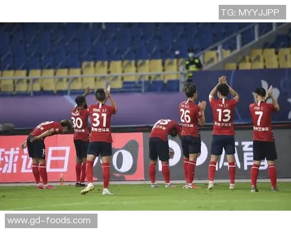 重庆足球队与北京足球队赛后分析：力量对决的精彩瞬间与战术启示