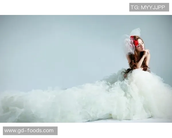 足球明星的吉林媳妇美丽瞬间大揭秘，看看她的生活与风采如何吸引众人目光